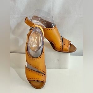 Miz Mooz Pasco Sandals in Camel Tan Brown Leather Women's Size US 6.5,  EU 37